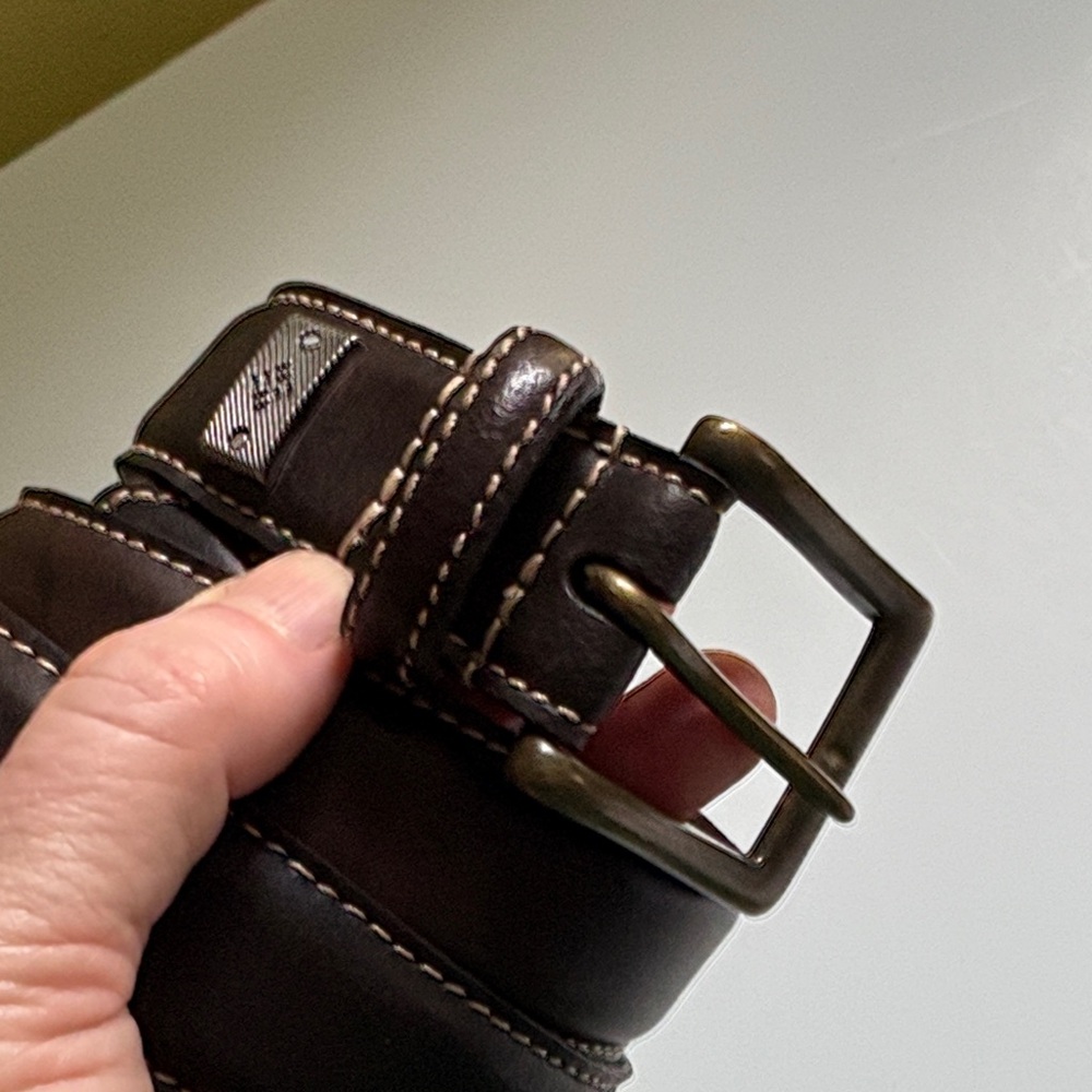 Columbia Dark Brown Leather Belt Brass Buckle Size 36”
